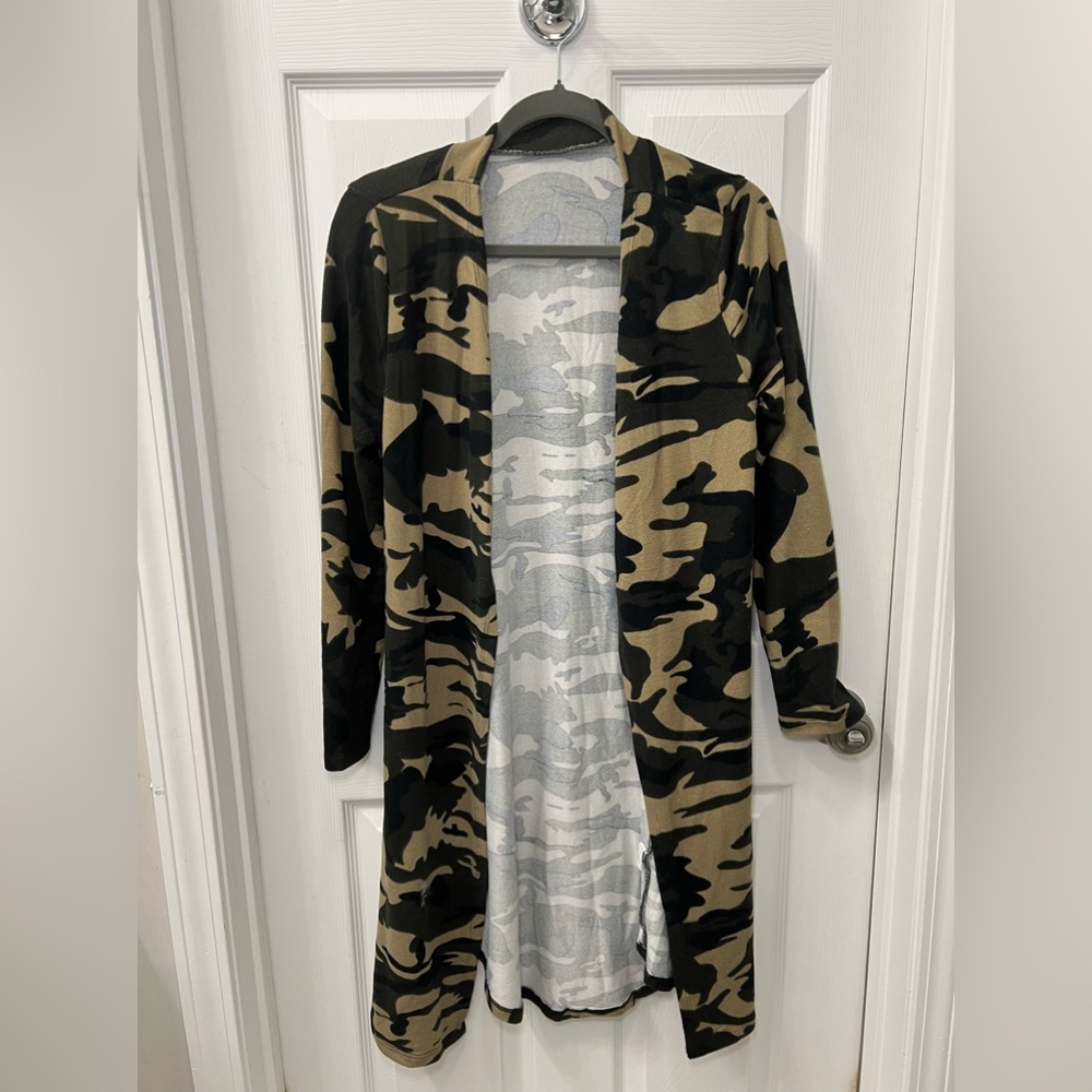 Camouflage Long Sleeve Sweater Duster (Juniors Medium)
